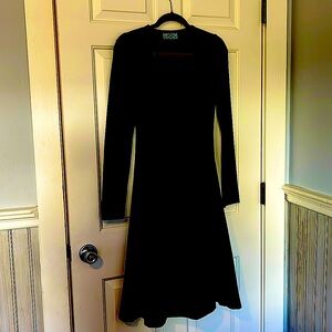 Prada wool dress, size 4, length 41”, v-neck, un-lined, slenderizing  timelesss